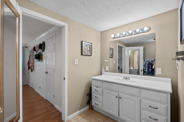 1001 Joseph Street, Pasadena, TX 77506