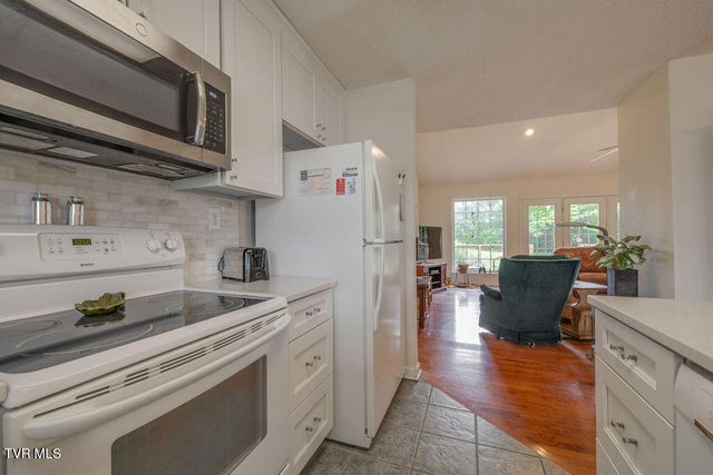 1115 Hidden Valley Drive, Jonesborough, TN 37659
