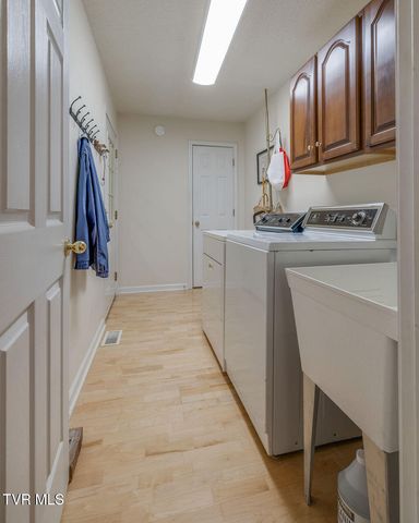 1115 Hidden Valley Drive, Jonesborough, TN 37659