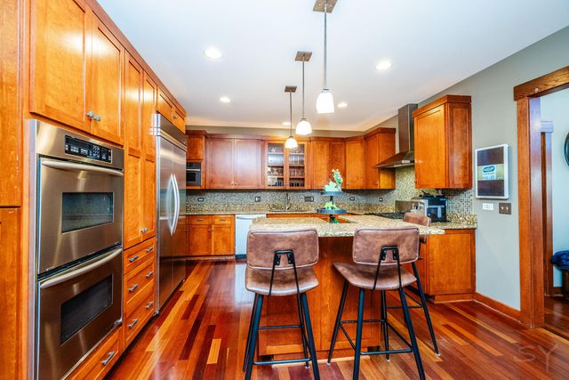 12212 S Richard Avenue, Palos Heights, IL 60463