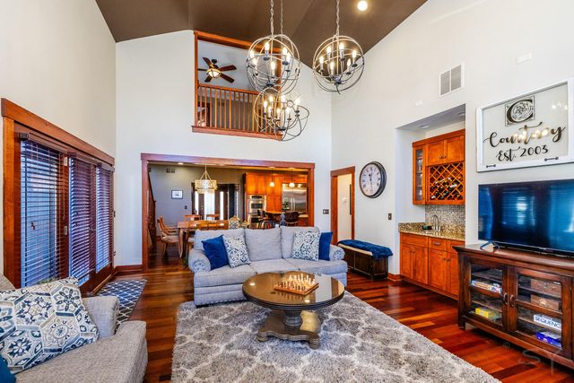 12212 S Richard Avenue, Palos Heights, IL 60463