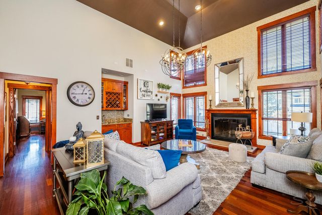 12212 S Richard Avenue, Palos Heights, IL 60463