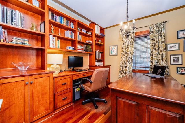 12212 S Richard Avenue, Palos Heights, IL 60463