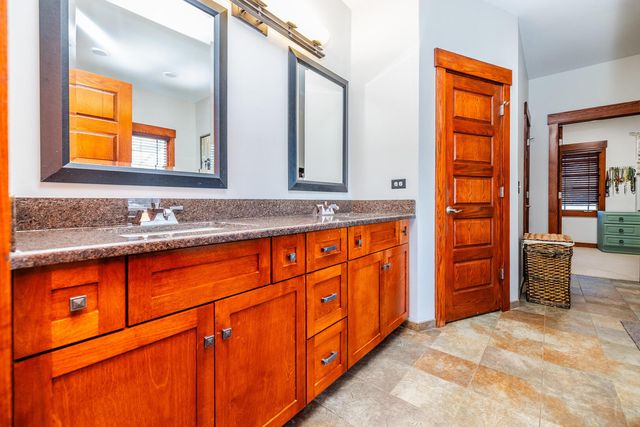 12212 S Richard Avenue, Palos Heights, IL 60463