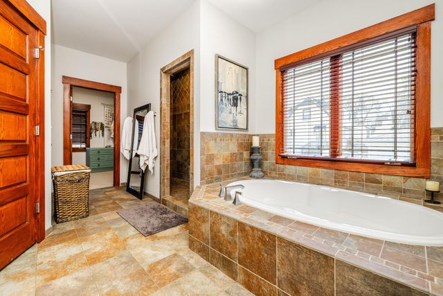 12212 S Richard Avenue, Palos Heights, IL 60463