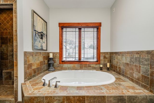 12212 S Richard Avenue, Palos Heights, IL 60463