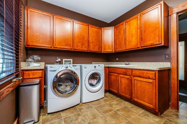 12212 S Richard Avenue, Palos Heights, IL 60463