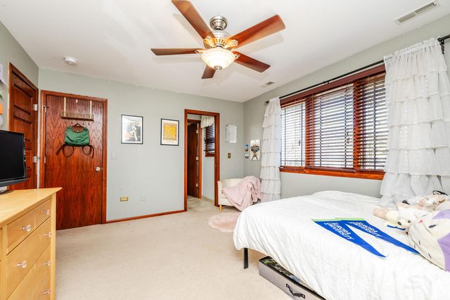 12212 S Richard Avenue, Palos Heights, IL 60463