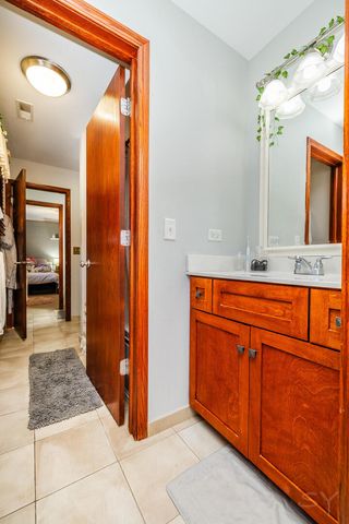 12212 S Richard Avenue, Palos Heights, IL 60463