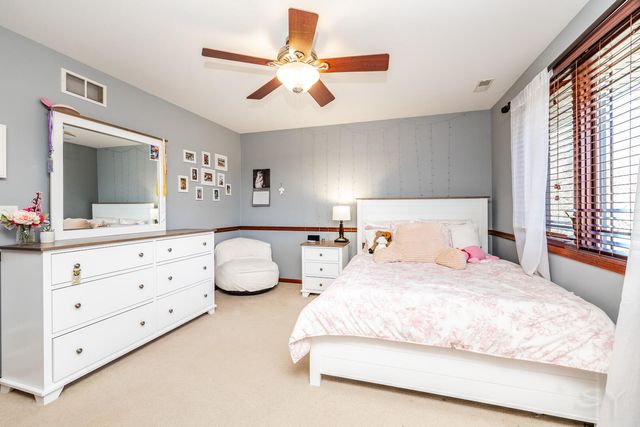 12212 S Richard Avenue, Palos Heights, IL 60463