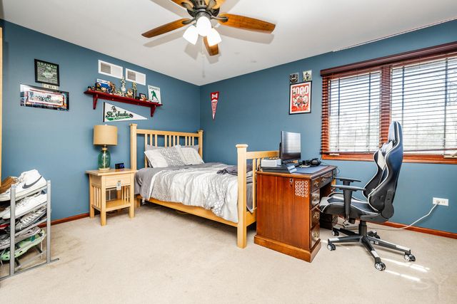 12212 S Richard Avenue, Palos Heights, IL 60463