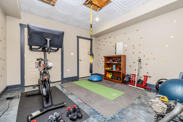 12212 S Richard Avenue, Palos Heights, IL 60463