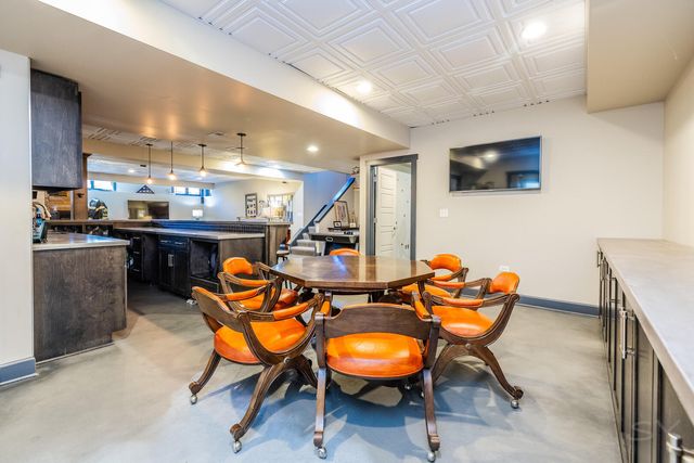 12212 S Richard Avenue, Palos Heights, IL 60463