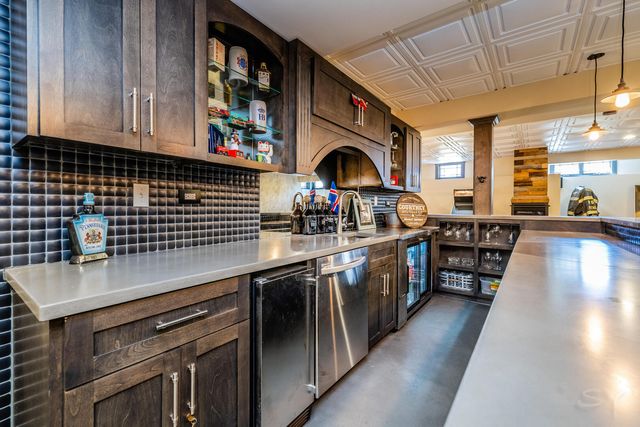 12212 S Richard Avenue, Palos Heights, IL 60463