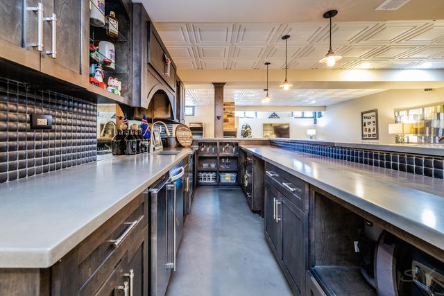 12212 S Richard Avenue, Palos Heights, IL 60463