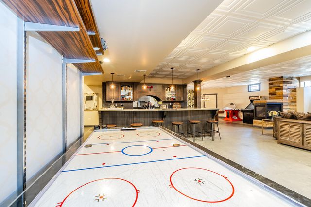 12212 S Richard Avenue, Palos Heights, IL 60463