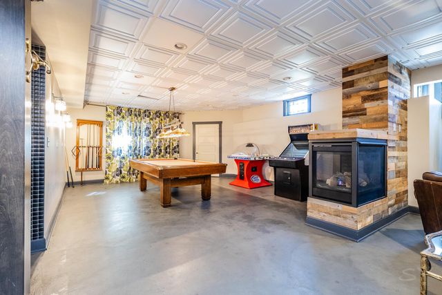 12212 S Richard Avenue, Palos Heights, IL 60463