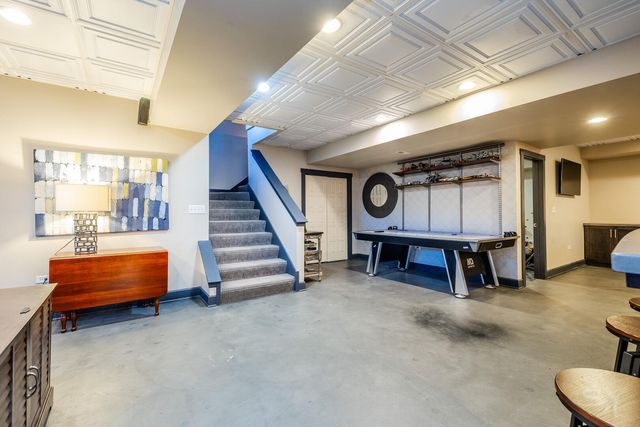 12212 S Richard Avenue, Palos Heights, IL 60463