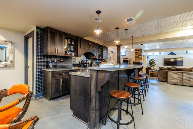 12212 S Richard Avenue, Palos Heights, IL 60463