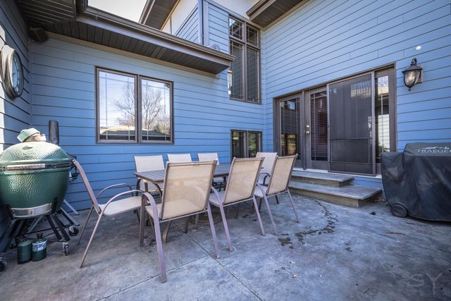 12212 S Richard Avenue, Palos Heights, IL 60463