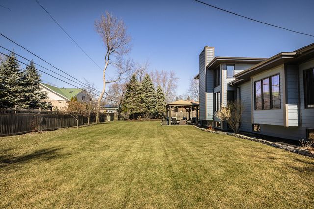 12212 S Richard Avenue, Palos Heights, IL 60463