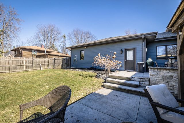 12212 S Richard Avenue, Palos Heights, IL 60463