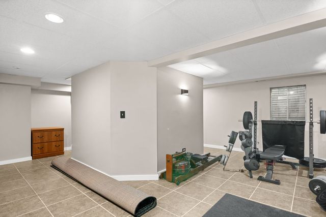 542 Waterford Drive, Oswego, IL 60543