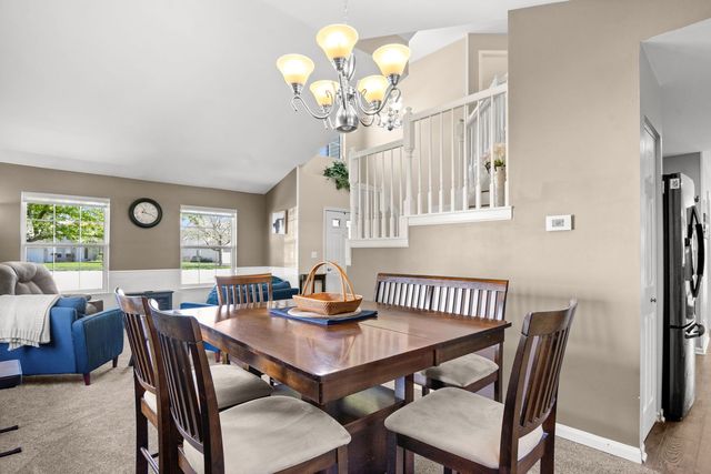 542 Waterford Drive, Oswego, IL 60543