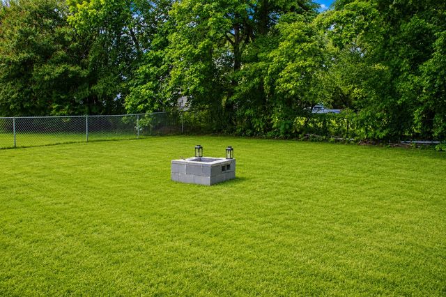 2015 AVON Drive, Denison, TX 75020