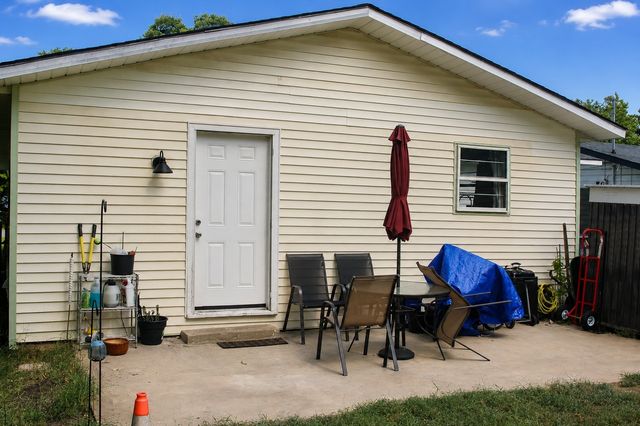 2015 AVON Drive, Denison, TX 75020