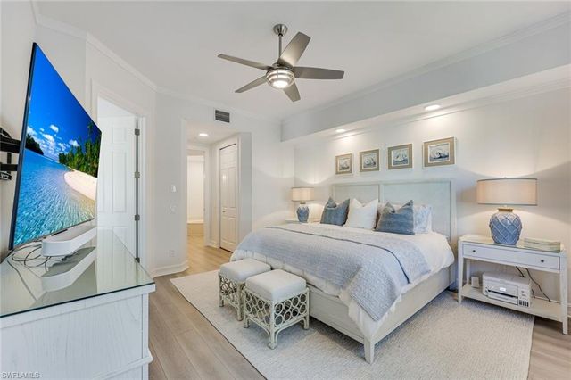 805 Bentwater CIR 104, Naples, FL 34108