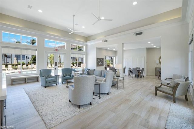 805 Bentwater CIR 104, Naples, FL 34108