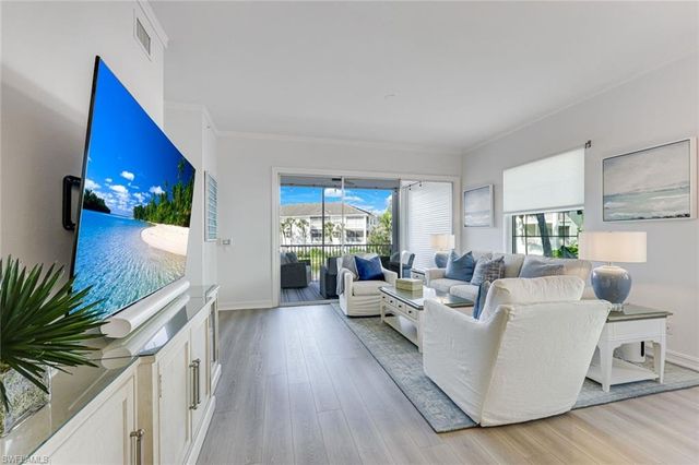 805 Bentwater CIR 104, Naples, FL 34108