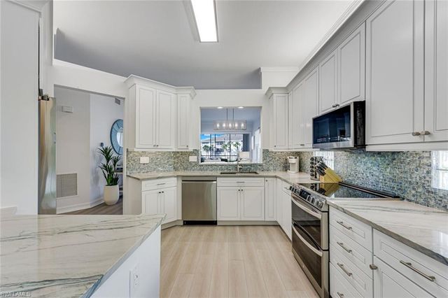 805 Bentwater CIR 104, Naples, FL 34108