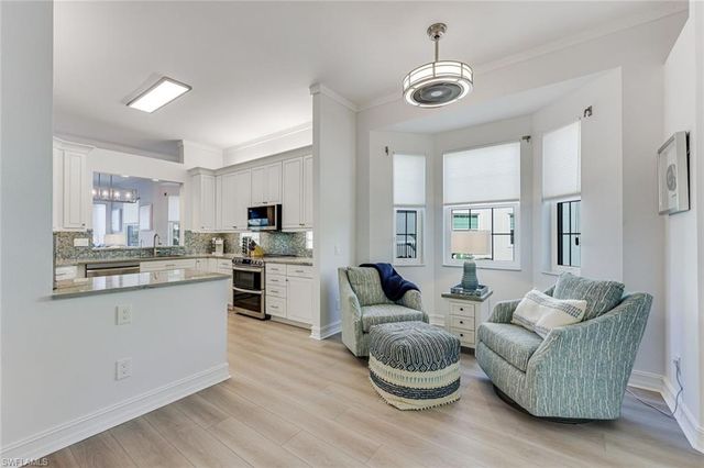 805 Bentwater CIR 104, Naples, FL 34108
