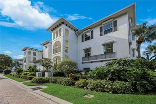 805 Bentwater CIR 104, Naples, FL 34108