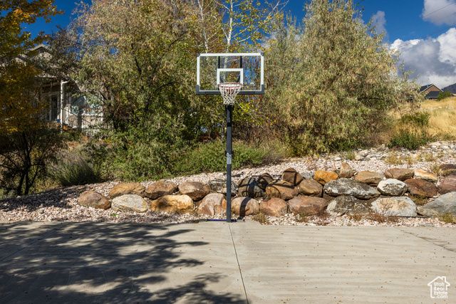 2960 N RIDGE VIEW DR, North Logan, UT 84341