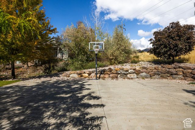 2960 N RIDGE VIEW DR, North Logan, UT 84341
