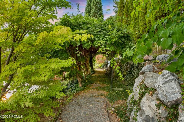 13322 N Grove Drive, Alpine, UT 84004