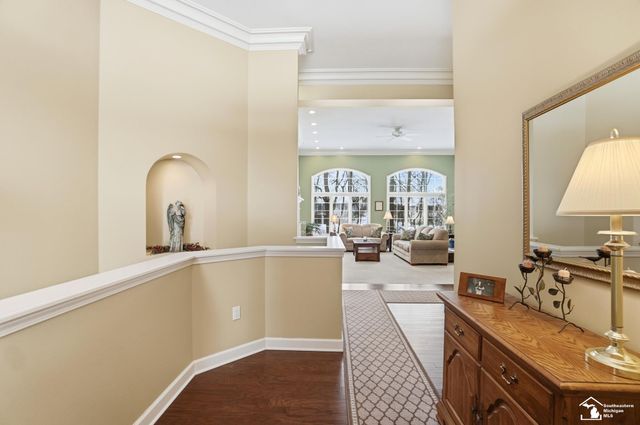 3158 Deer Creek Drive, Lambertville, MI 48144