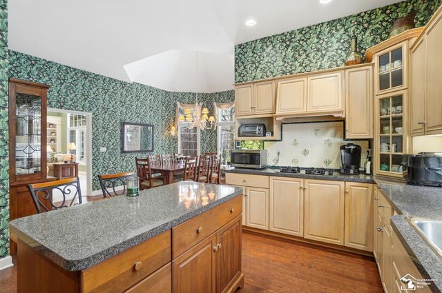 3158 Deer Creek Drive, Lambertville, MI 48144