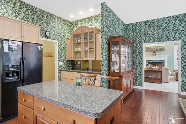 3158 Deer Creek Drive, Lambertville, MI 48144