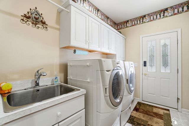 3158 Deer Creek Drive, Lambertville, MI 48144