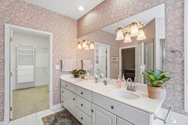 3158 Deer Creek Drive, Lambertville, MI 48144