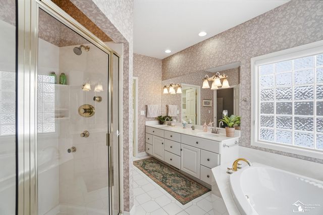 3158 Deer Creek Drive, Lambertville, MI 48144