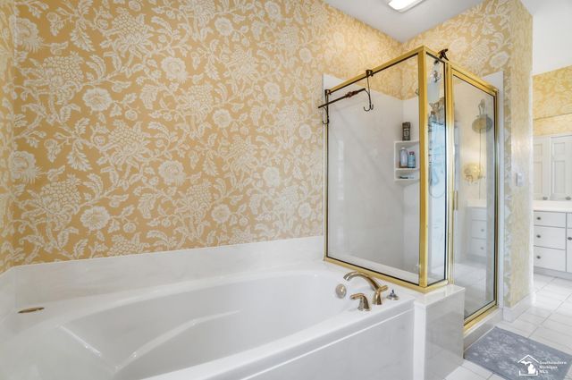 3158 Deer Creek Drive, Lambertville, MI 48144