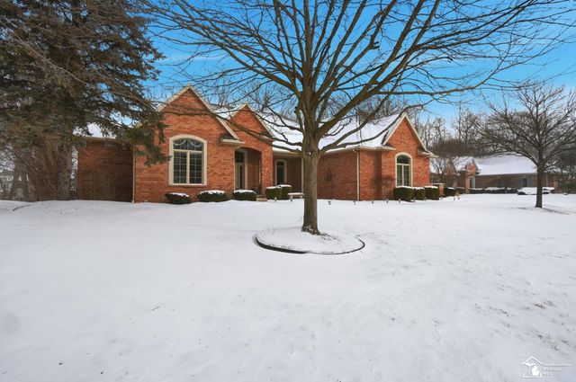 3158 Deer Creek Drive, Lambertville, MI 48144