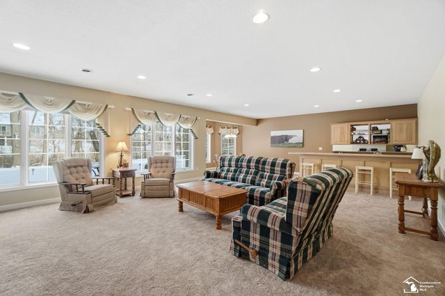 3158 Deer Creek Drive, Lambertville, MI 48144