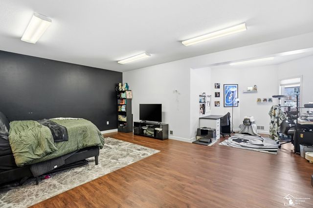 3158 Deer Creek Drive, Lambertville, MI 48144