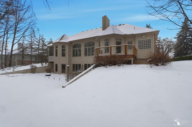 3158 Deer Creek Drive, Lambertville, MI 48144